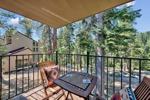 Deck-side Dreams: Sip your morning coffee while soaking in unrivaled alpine vistas.