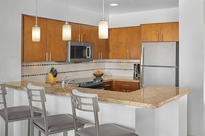 Full kitchen