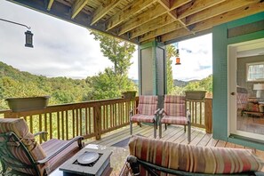 Deck Area--- Outdoor Living Space 