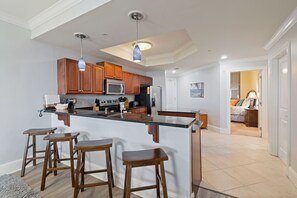 Kitchen Bar 