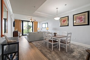 Gulf Front View Dining Room 