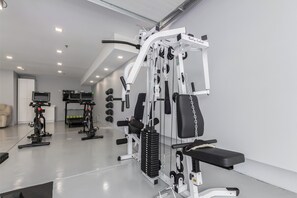 State of the Art Gym with All-in-one Gym Sytem