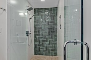 Glass/Tile Showeer