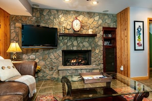 Flat Screen TV and Fireplace - Flat Screen TV, Gas Fireplace in Great Room