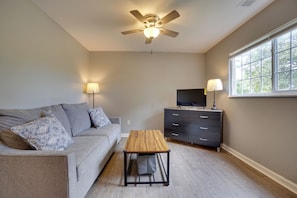 Living Room | Main Floor | Wireless Internet | 32" TV w/ Roku