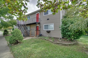 Unit Exterior | Central Air Conditioning | 1/2 Mi to Children's Hospital