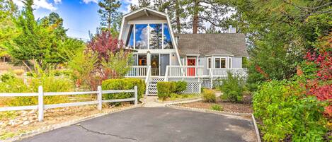 Big Bear Vacation Rental | 2BR | 2BA | Stairs Required | 1,718 Sq Ft