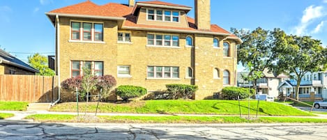 Milwaukee Vacation Rental | 3BR | 1BA | 1,750 Sq Ft | Stairs Required to Enter