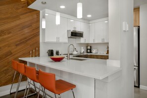 Breakfast bar