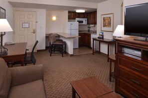 Escape to our cozy getaway in Indianapolis!