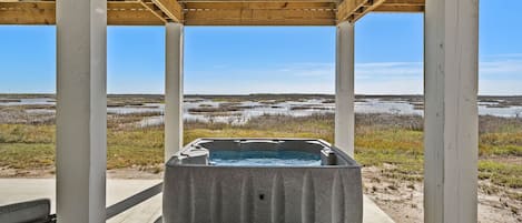 Hot tub onsite
