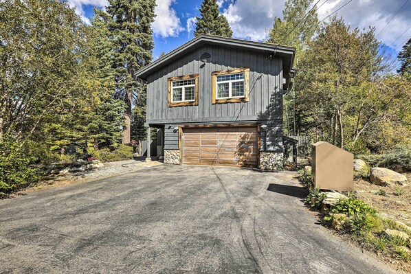 Tahoe City Vacation Rental | 5BR | 4BA | 2,563 Sq Ft | Stairs Required to Access