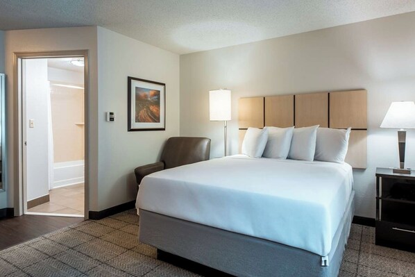 Unit with 1 Queen Bed