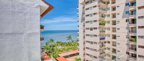 Rooftop Pool View ocean