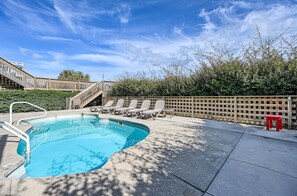 Ground Level-Oceanfront Private Pool