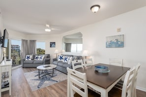 Living Area, Queen sofa sleeper