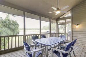 Screened Porch Dining Area