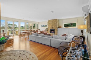 Living Area 1, Entry Level