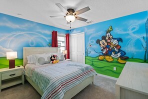 Mickey and friends queen