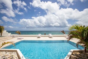 La Perla Classic- 1 BR Beachfront Luxury Villa (10)