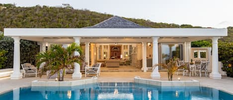La Perla Classic- 1 BR Beachfront Luxury Villa (6)