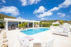 La Perla Classic- 1 BR Beachfront Luxury Villa (8)