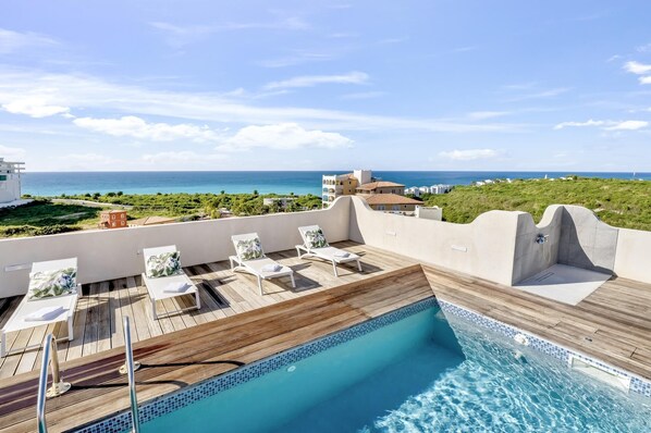 Fine 3 BR Oceanview Penthouse in Prime Location - La Perla Sky! (288)