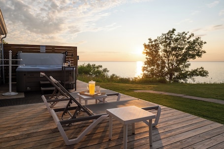 Sunsets, 180 degree view of Lake Erie, Privacy