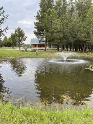 Enjoy the outdoors while listening to the fountain ⛲️ 