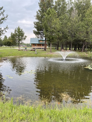 Enjoy the outdoors while listening to the fountain ⛲️