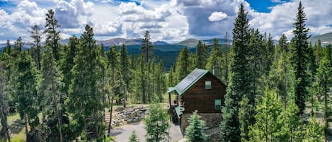 Sneak away to your very own slice of heaven at the Heavenly Homestead Cabin!