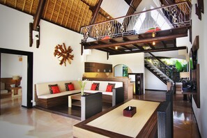 Royal Villa - Living room 1