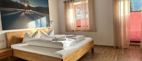 Appartementhaus Mayrhofen: Ferienwohnung Kolm für 6 Personen - Schlafzimmer