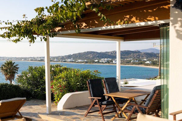 Al fresco dining with panoramic sea views