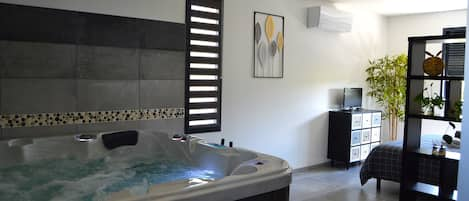 suite parentale jacuzzi privatif 5 places 