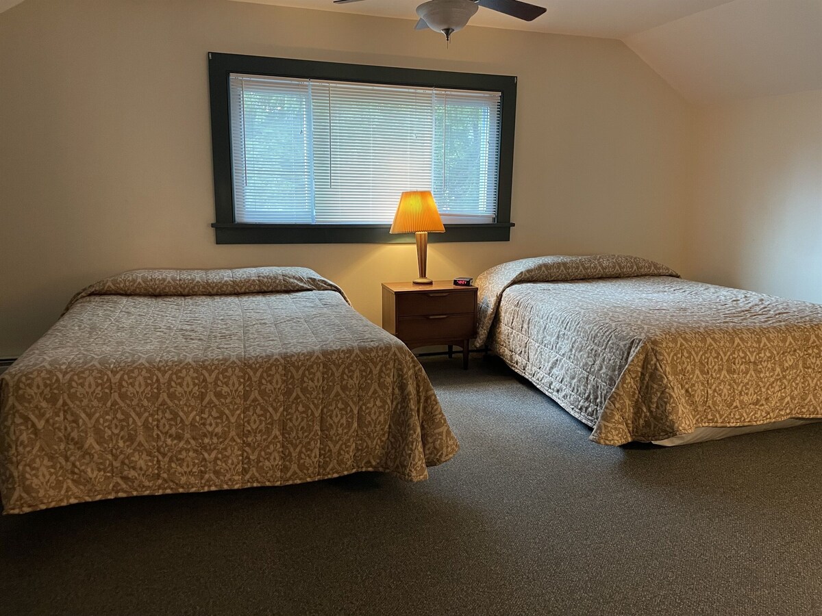 1825 Farmhouse – One of Three Rentals in Fly Creek, 5 minutes from Cooperstown