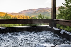6 person hot tub