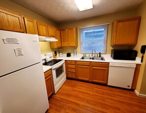 Stocked kitchen with full size appliances