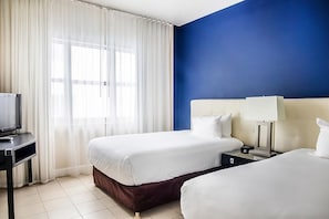 Comfortable Unit with 2 Double beds. The exact unit will be assigned upon arrival. Views, colors, and decorations may vary.