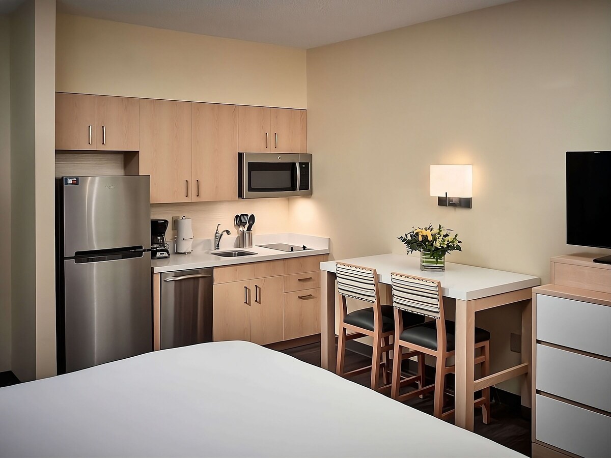 Better Choice For Your Vacation! 2 Accessible location and Spacious units awaits