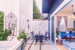 The garden is lovely 