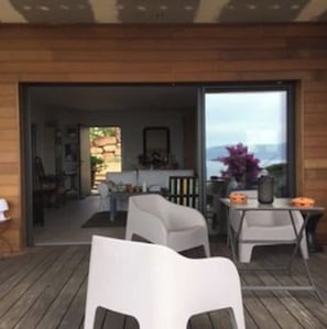 Salon et terrasse