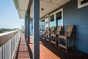 Relaxation on the Balcony