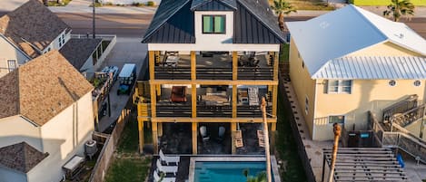 Welcome to 'The Gentry' - Private Pool, Decks, Outdoor Kitchen