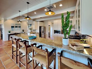 Full Size Kitchen