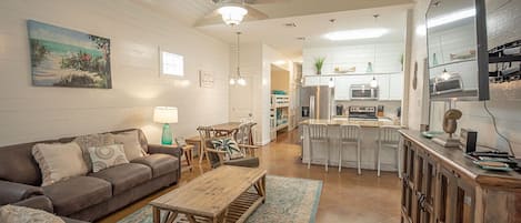 Spend quality time together - The open layout makes it easy for everyone to enjoy each other’s company, whether you’re cooking in the kitchen, surfing the web at the dining table, or stretched out with a book in the living area.