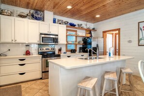 Good Mornings - After a great night's sleep, you're only steps away from pulling up a stool to the breakfast bar and enjoy a morning cup of joe with your friends.