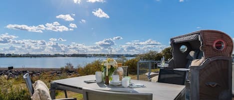 SeaLove 1 - Terrasse mit Hafenblick