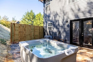 And escape the hustle and bustle of everyday life and immerse yourself in ultimate relaxation. Our private hot tub is definitely the perfect sanctuary to rejuvenate your mind, body, and soul. ️