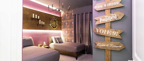 Harry Potter Room / 1 Full + 1 Twin / 1st Floor